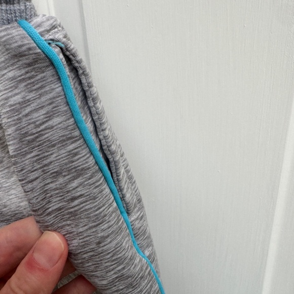 Batman 3T Girls Gray and Blue Stripe Joggers Sweatpants with Pockets - Picture 6 of 8